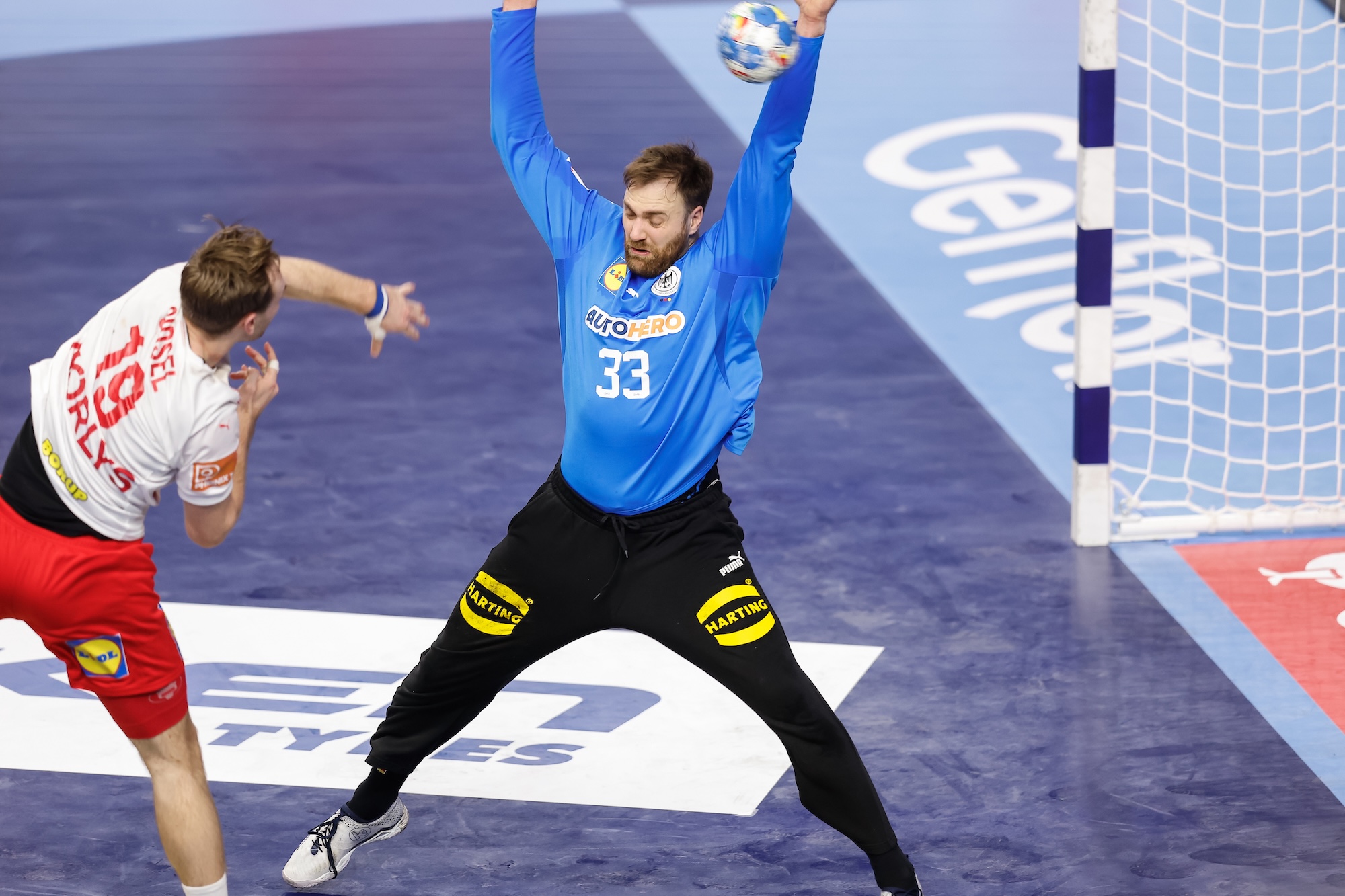 How positioning and technique shape modern goalkeeping