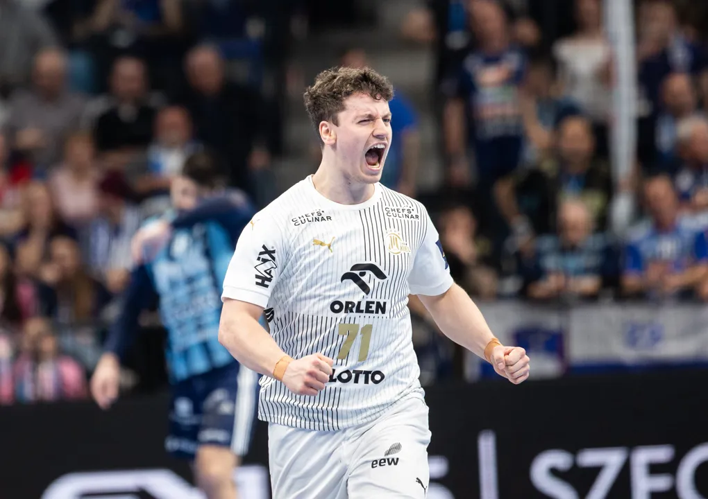 Kiel in quarter-finals; Porto and Plock set up crucial last clash