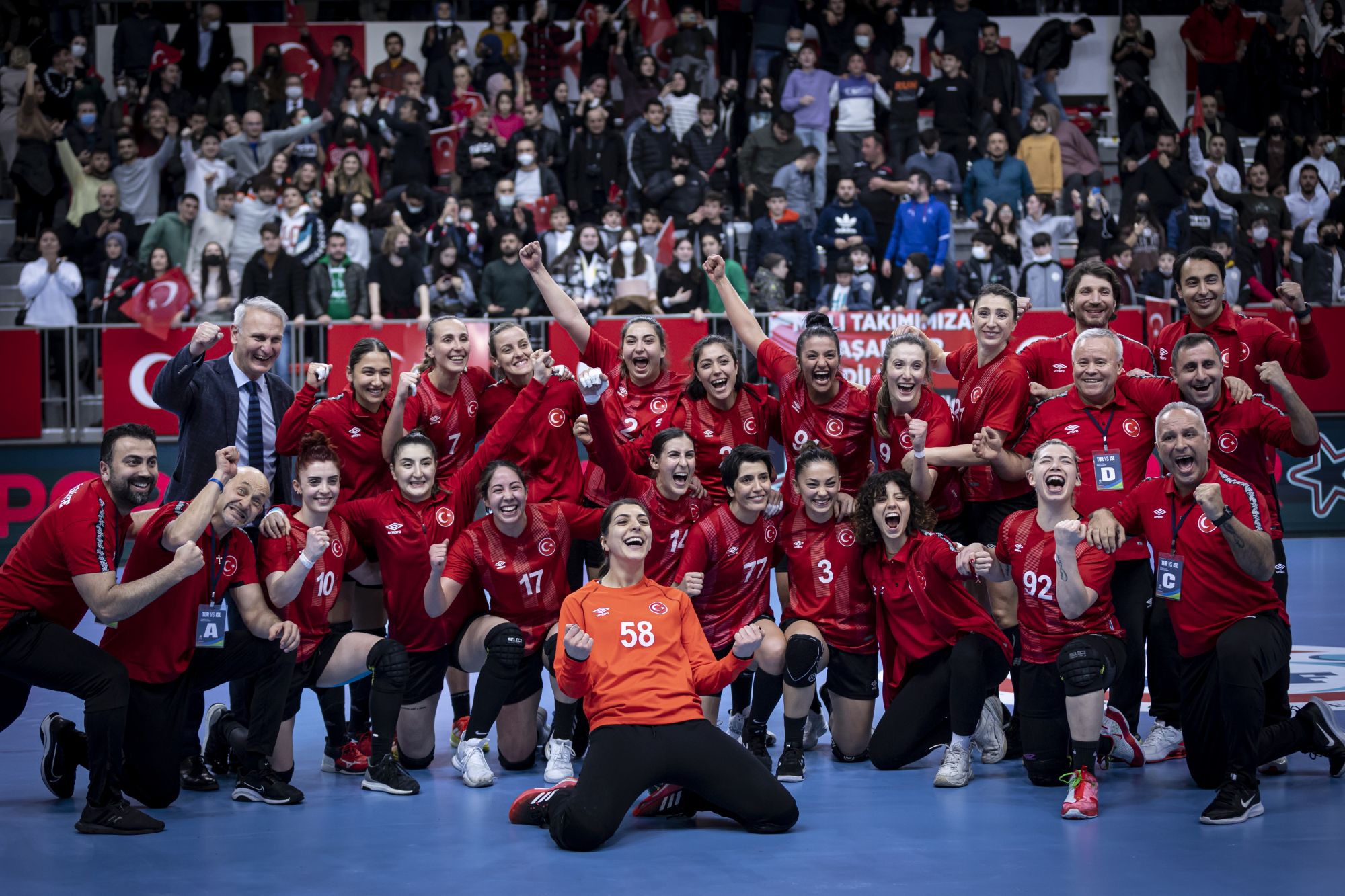 Yeliz Özel makes Turkey happy 