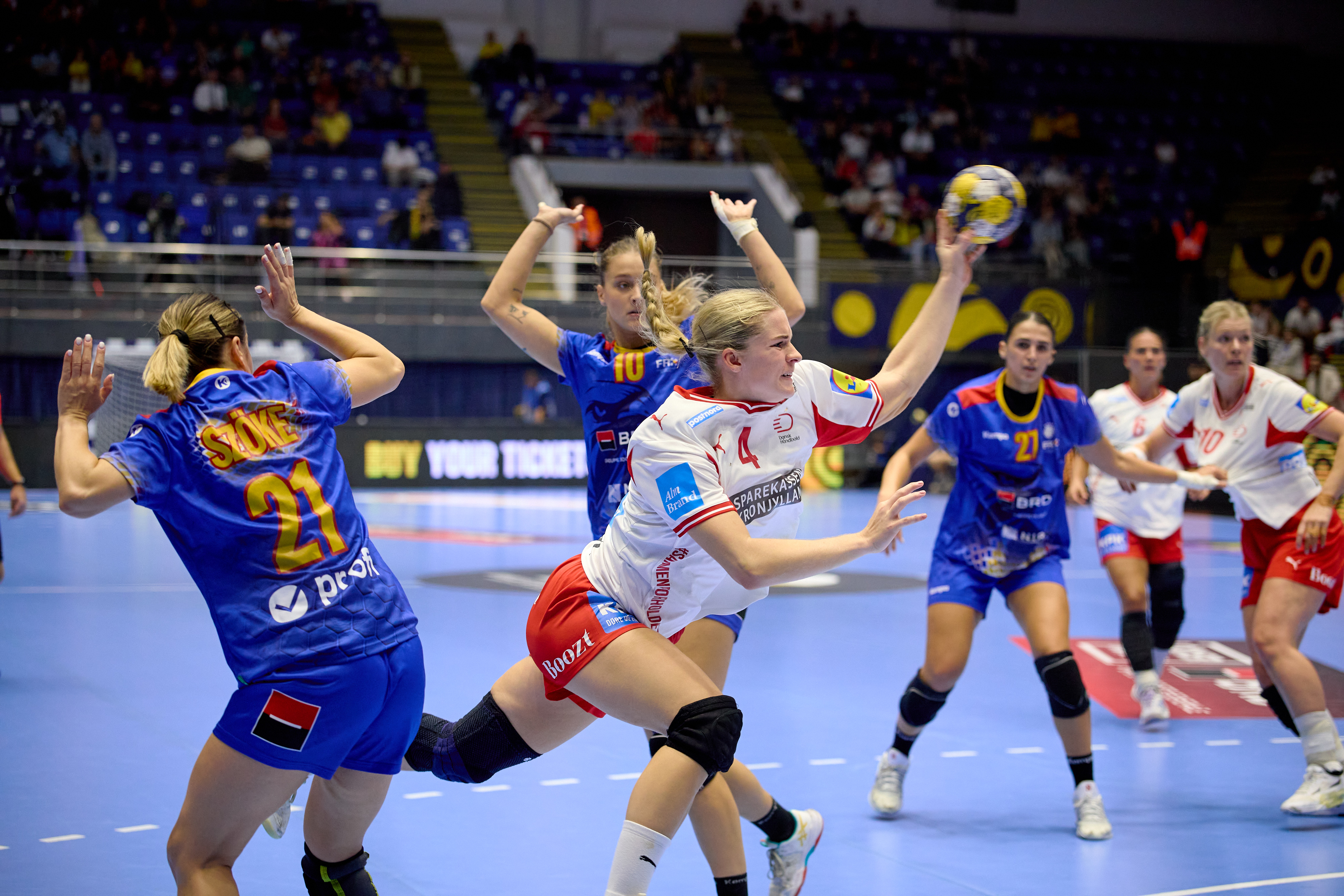 Anna Kristensen secures final against Norway for Denmark
