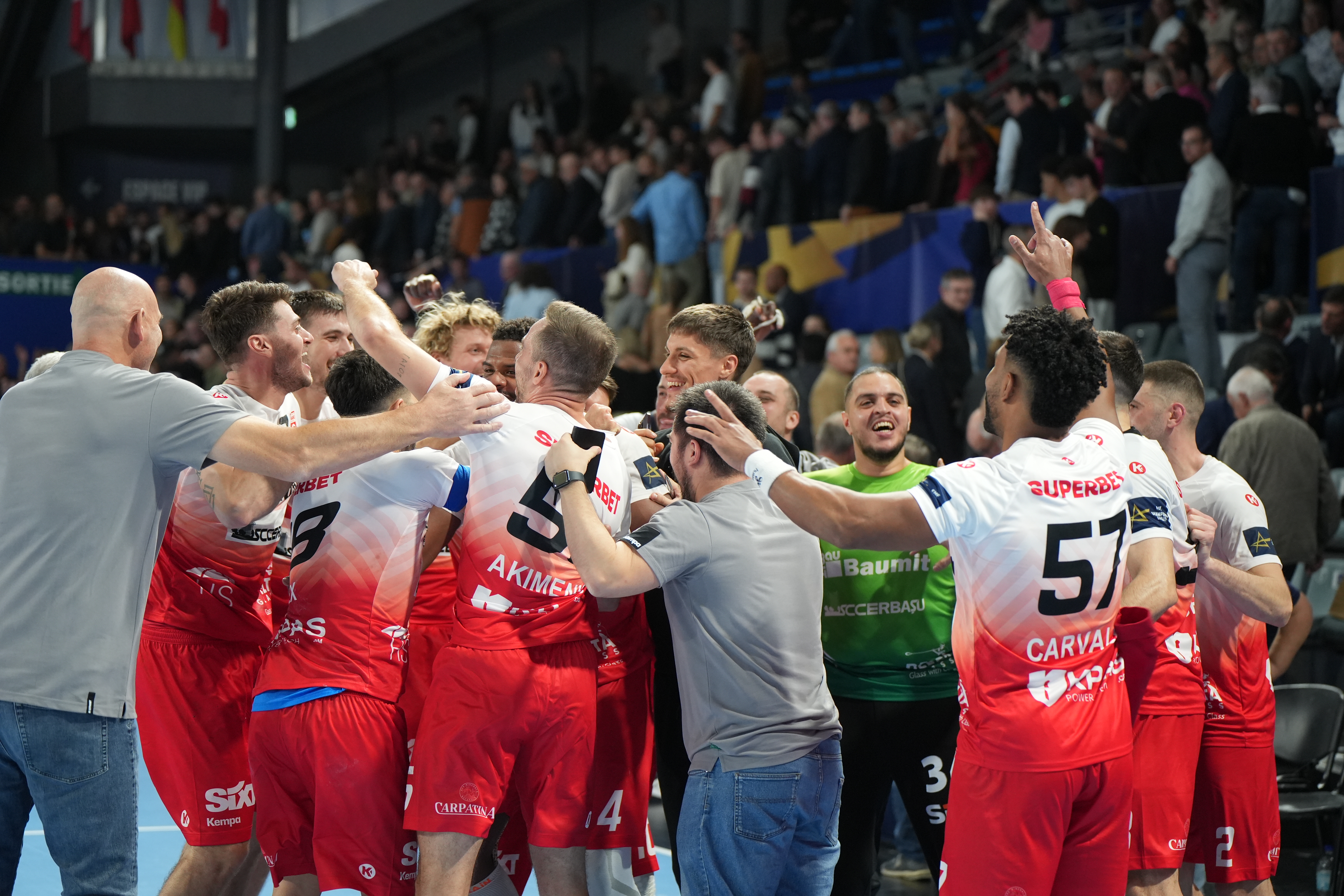 Dinamo through, Aarhus out in dramatic finish to group phase