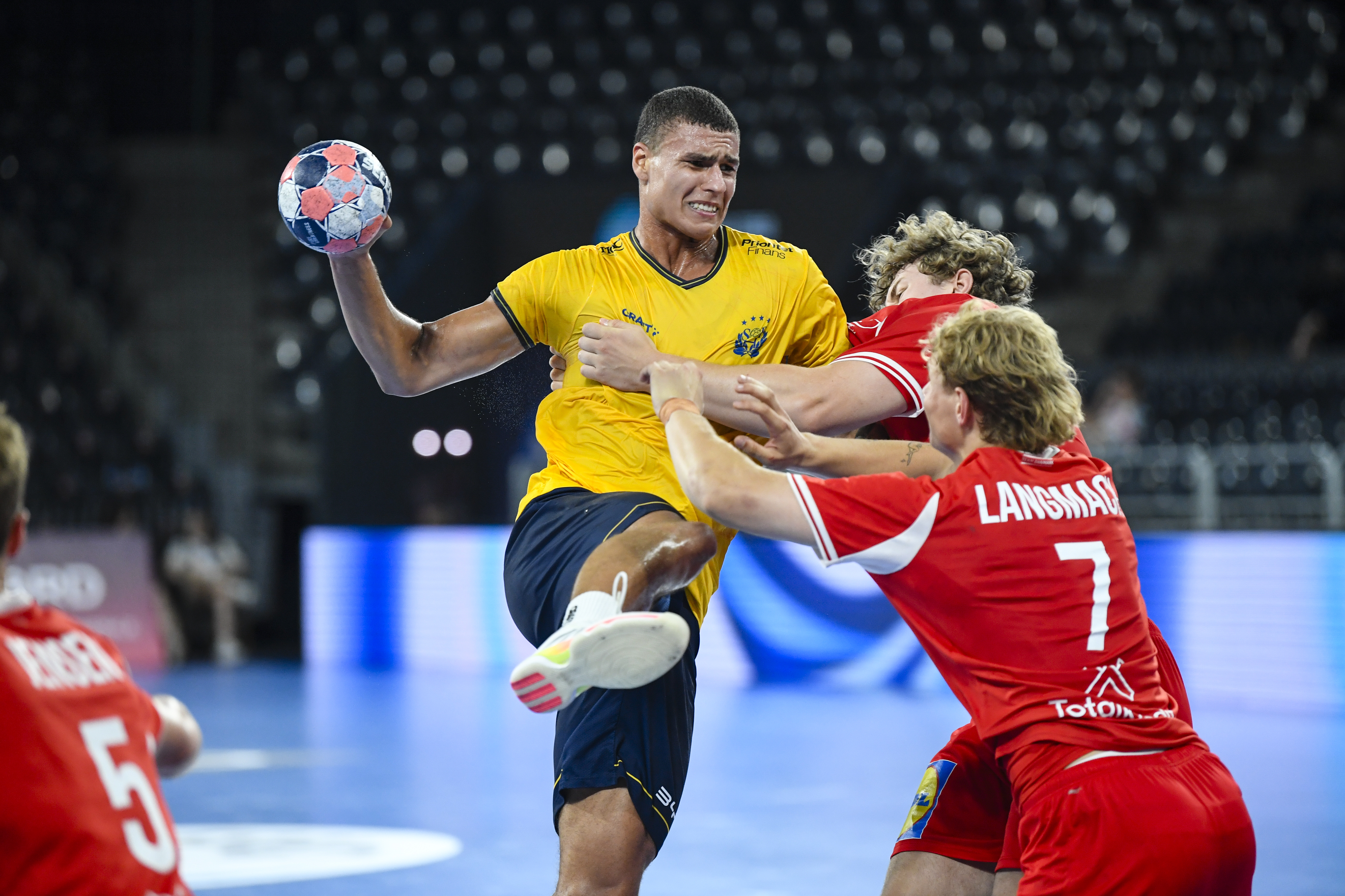Live blog: Sweden book final; Slovenia vs Hungary up next