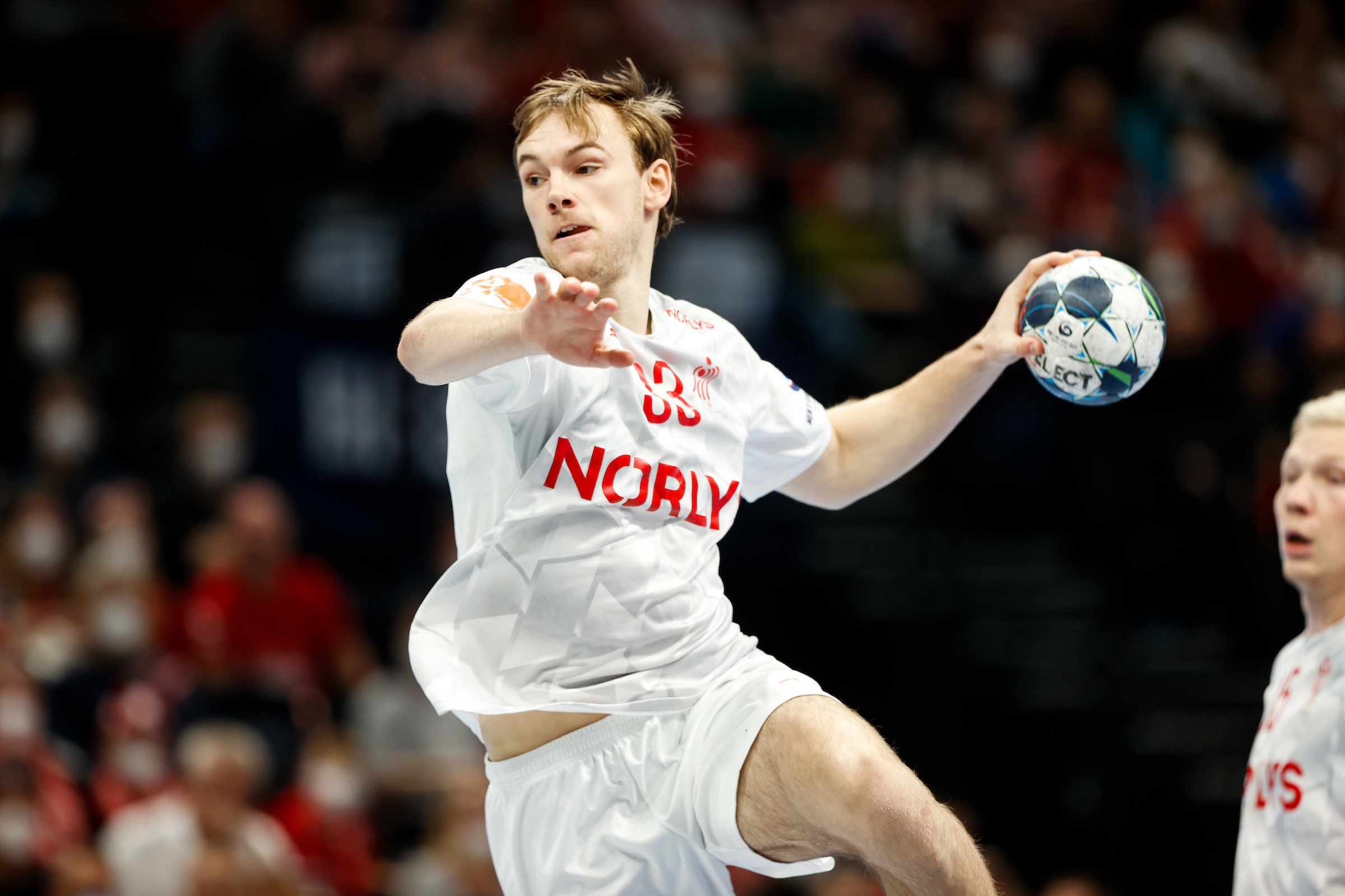 Stars leads Denmark to fifth straight victory