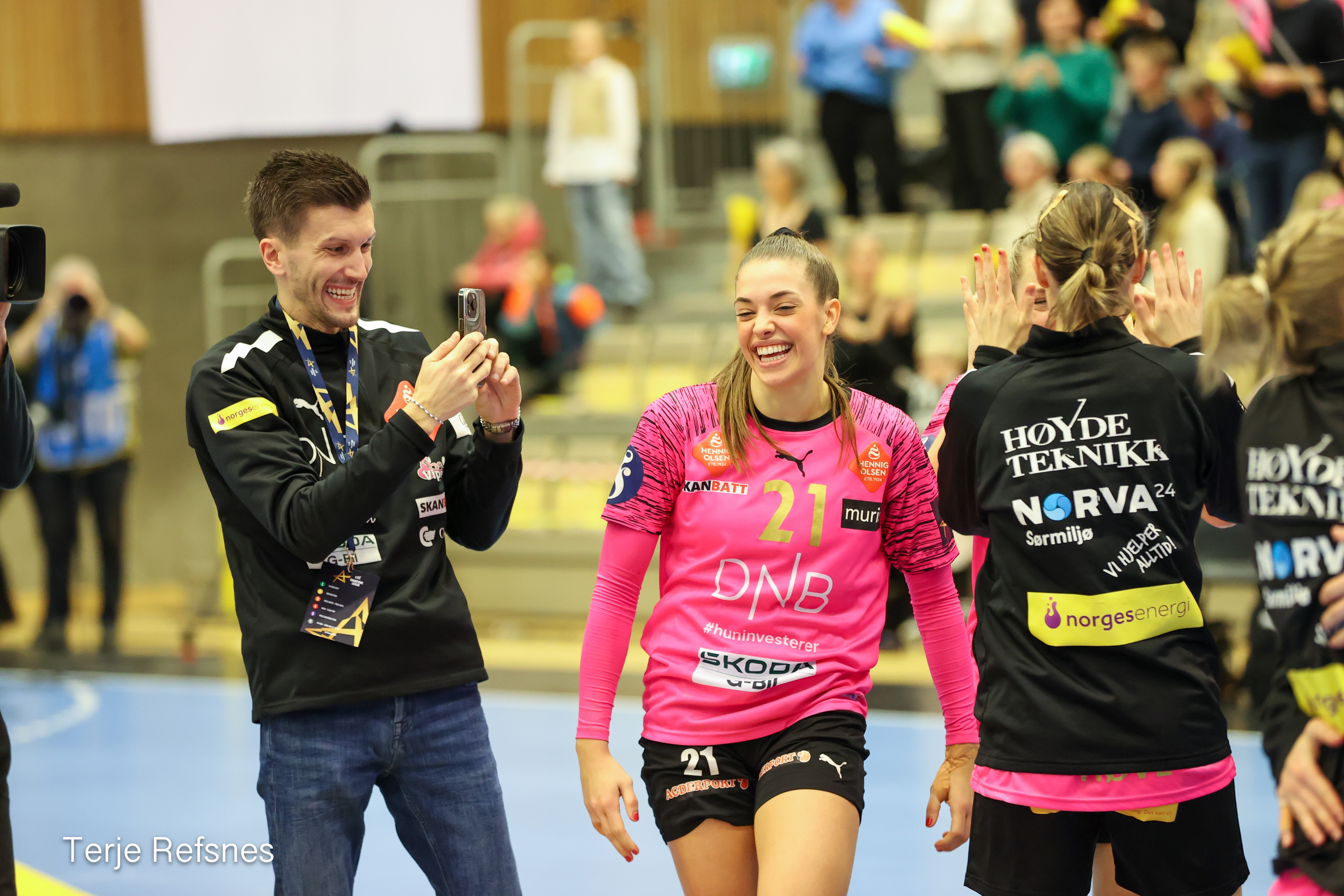 SUMMARY: Vipers win MOTW; Györ prolong the winning streak