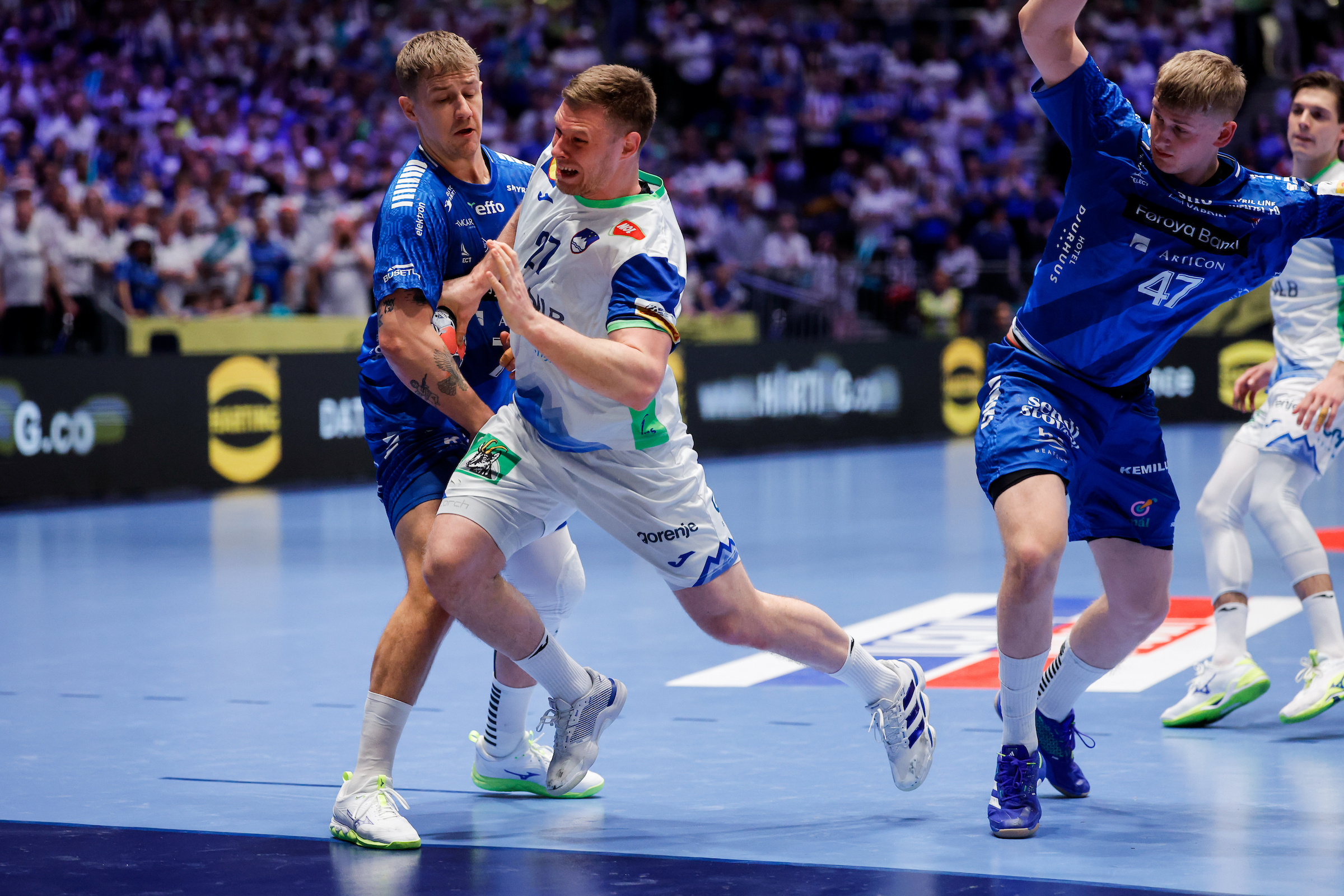 Slovenia defeat Faroe Islands; take Switzerland to main round