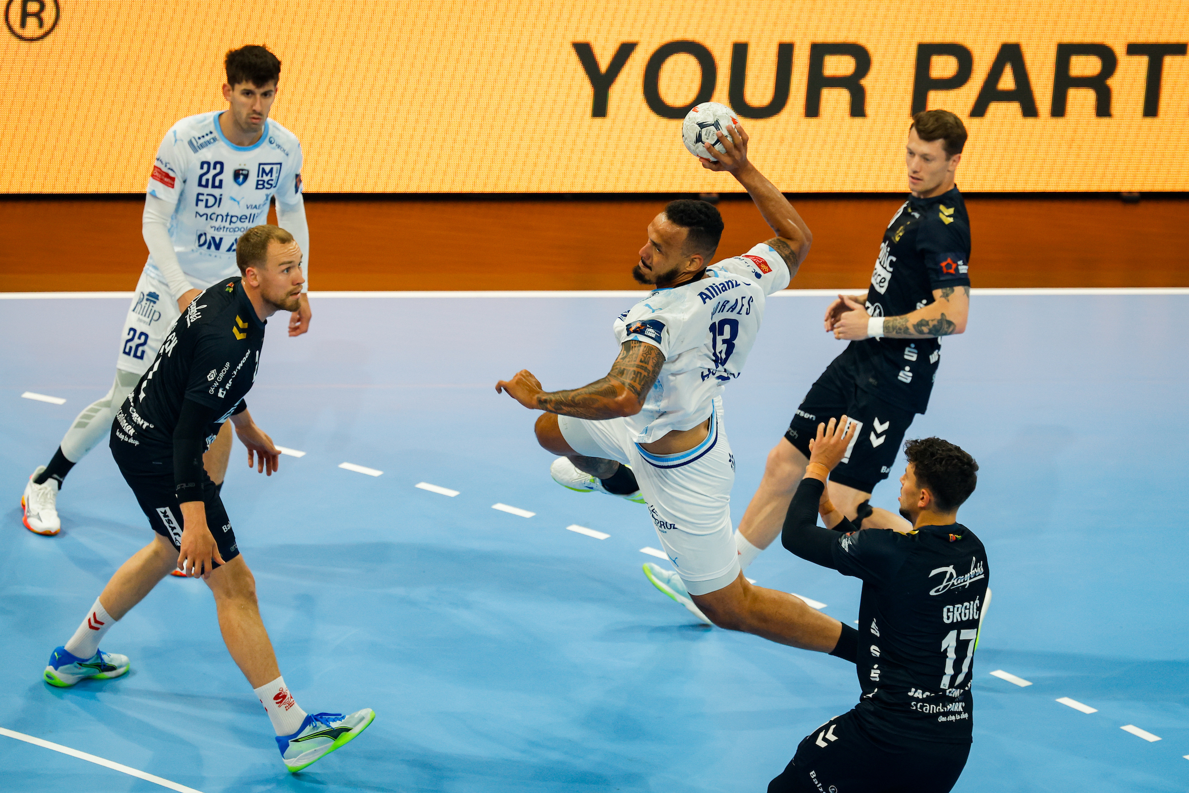 LIVE BLOG: Montpellier, Flensburg remain close in duel for third place