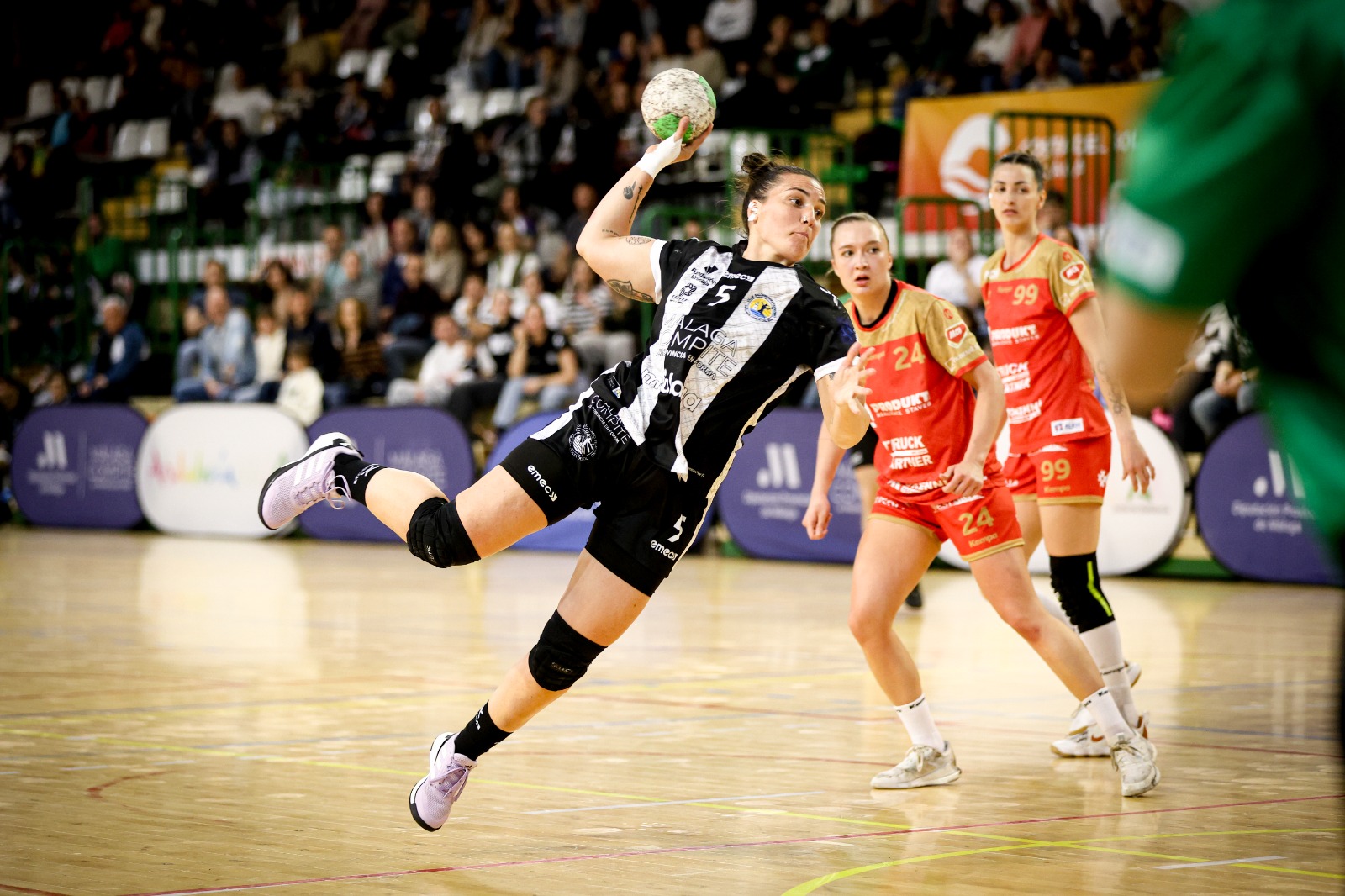 Spanish derby opens semi-finals; Bursa aim to extend fairy tale