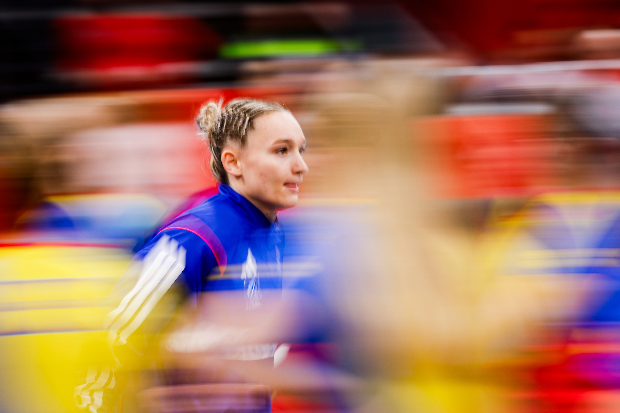 Olympic medallists speed through preliminary round