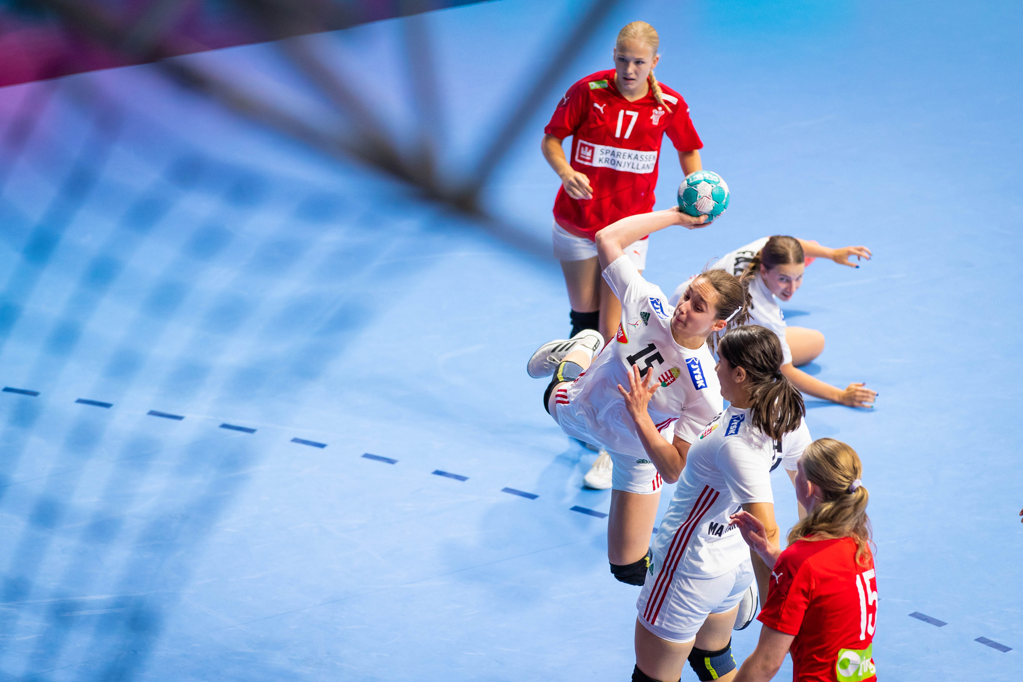 Defending champions out of W17 EURO medal contention 