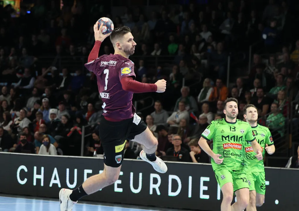 Unbeaten sides clash as group phase reaches halfway mark