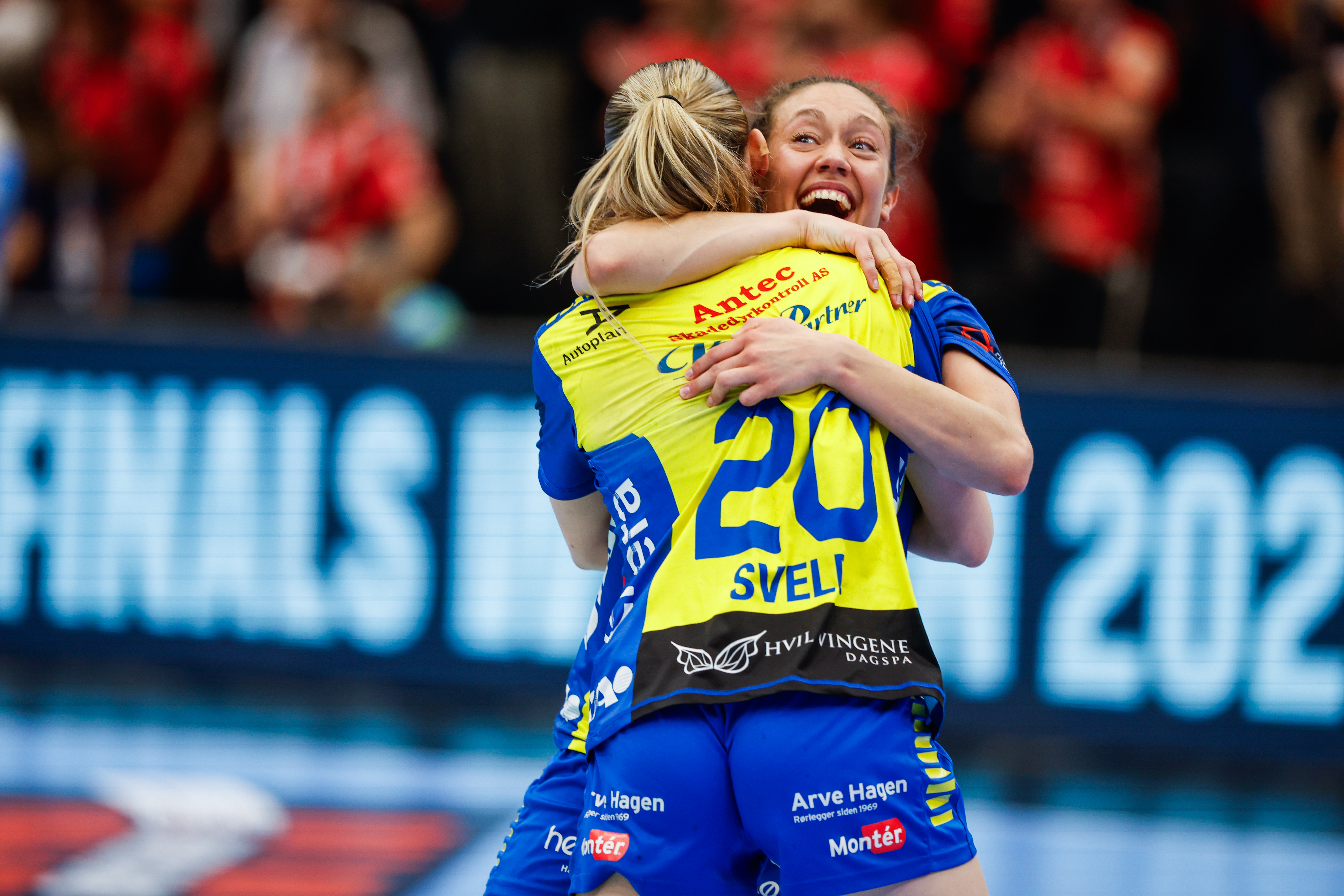 SUMMARY: Storhamar join Gloria in fight for the title