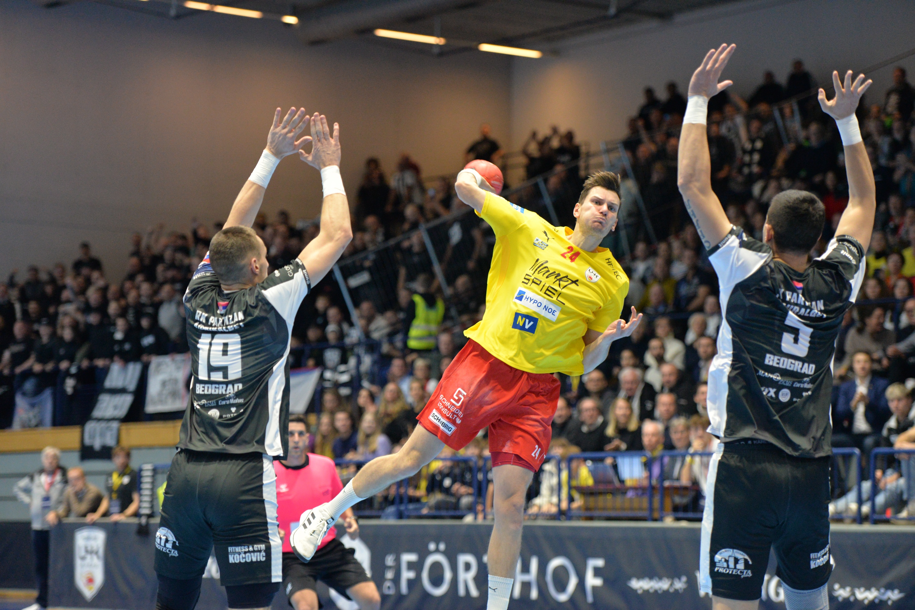 Dramatic return leg set up as first teams secure Last 16 tickets