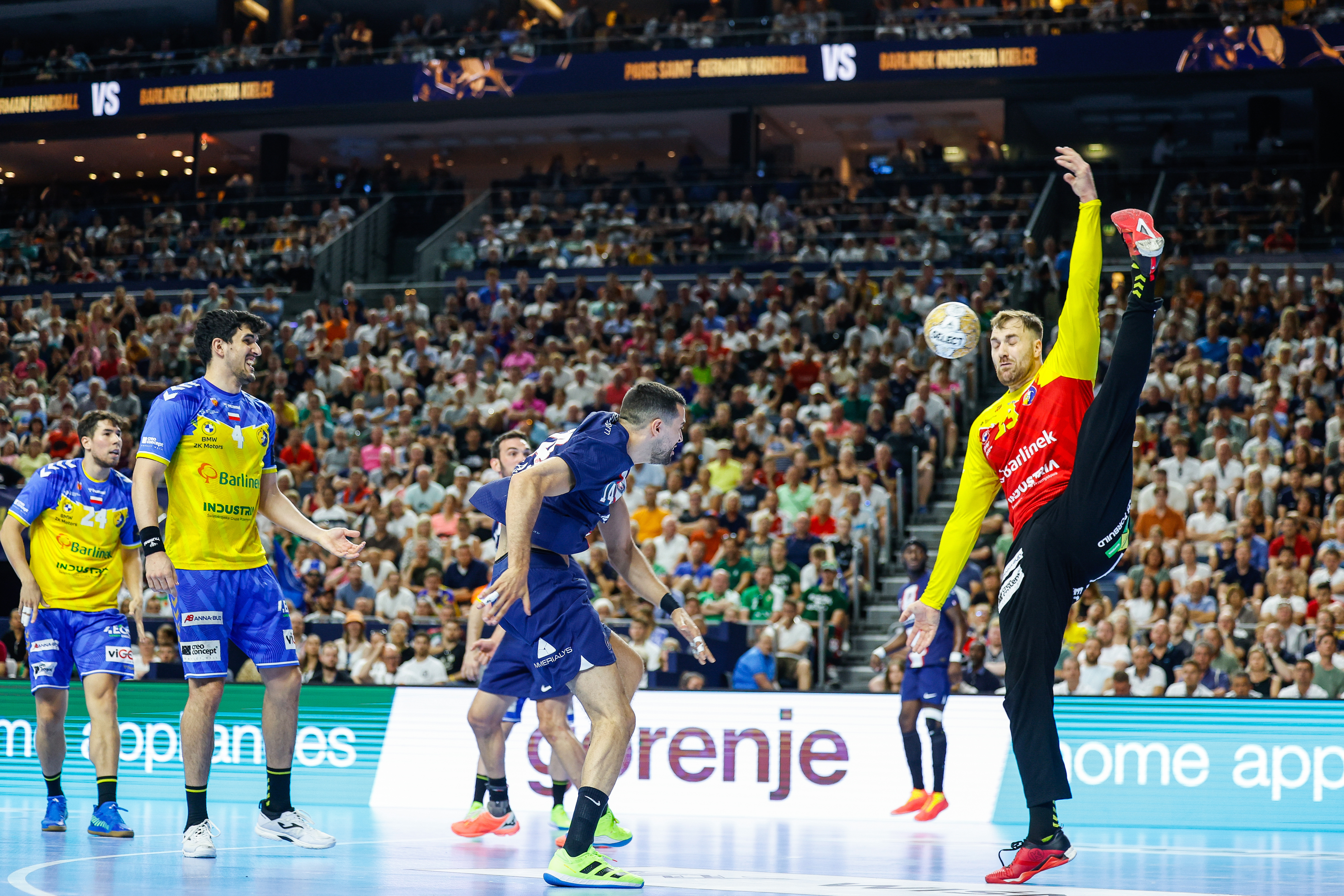 Wolff’s wonders push Kielce to the final