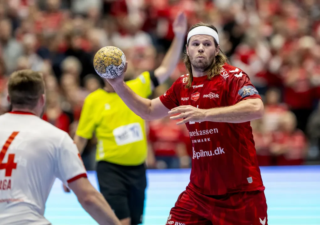 Hansen hopes to farewell Champions League with first title