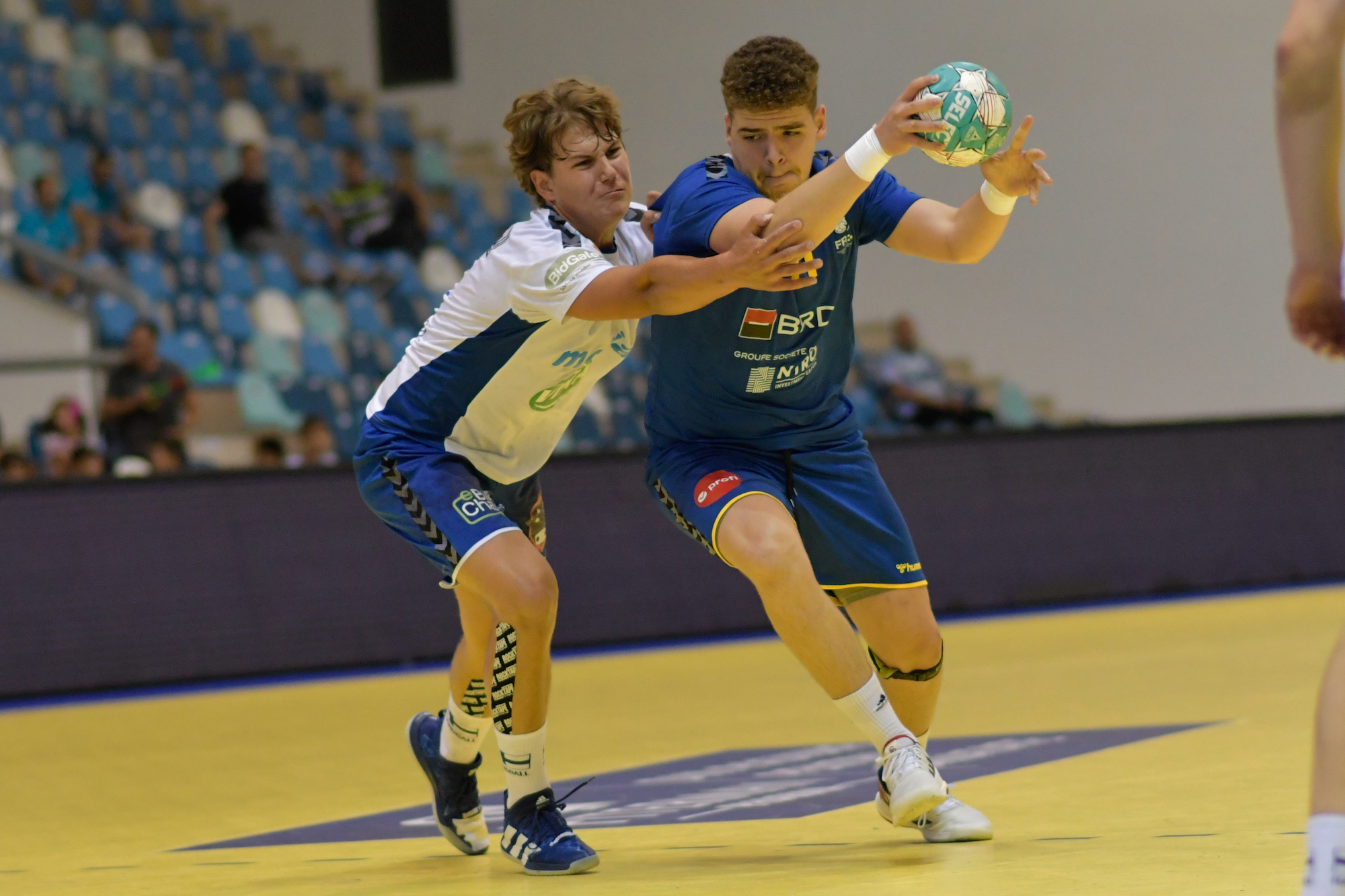 Tight race to semi-finals in Romania