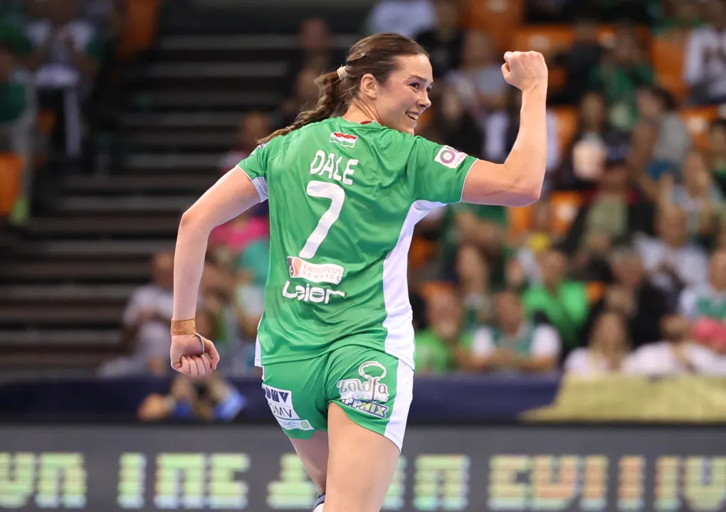 Top teams in both groups face off in round 7