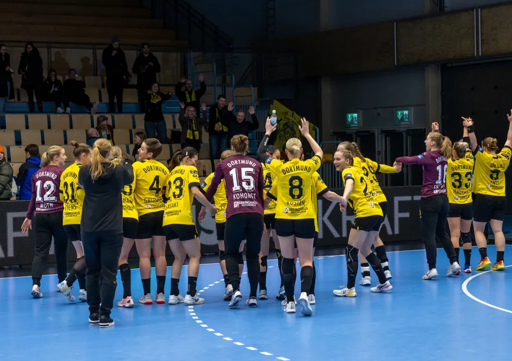 Dortmund and Siófok secure quarter-final places