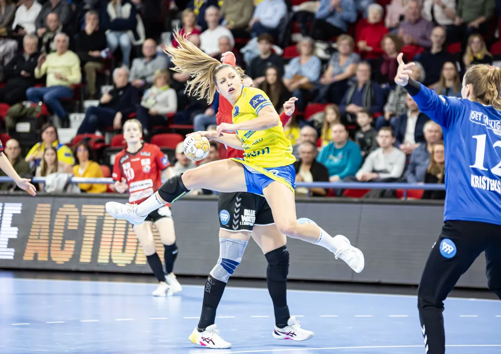 Race for quarter-final tickets heats up in round 13