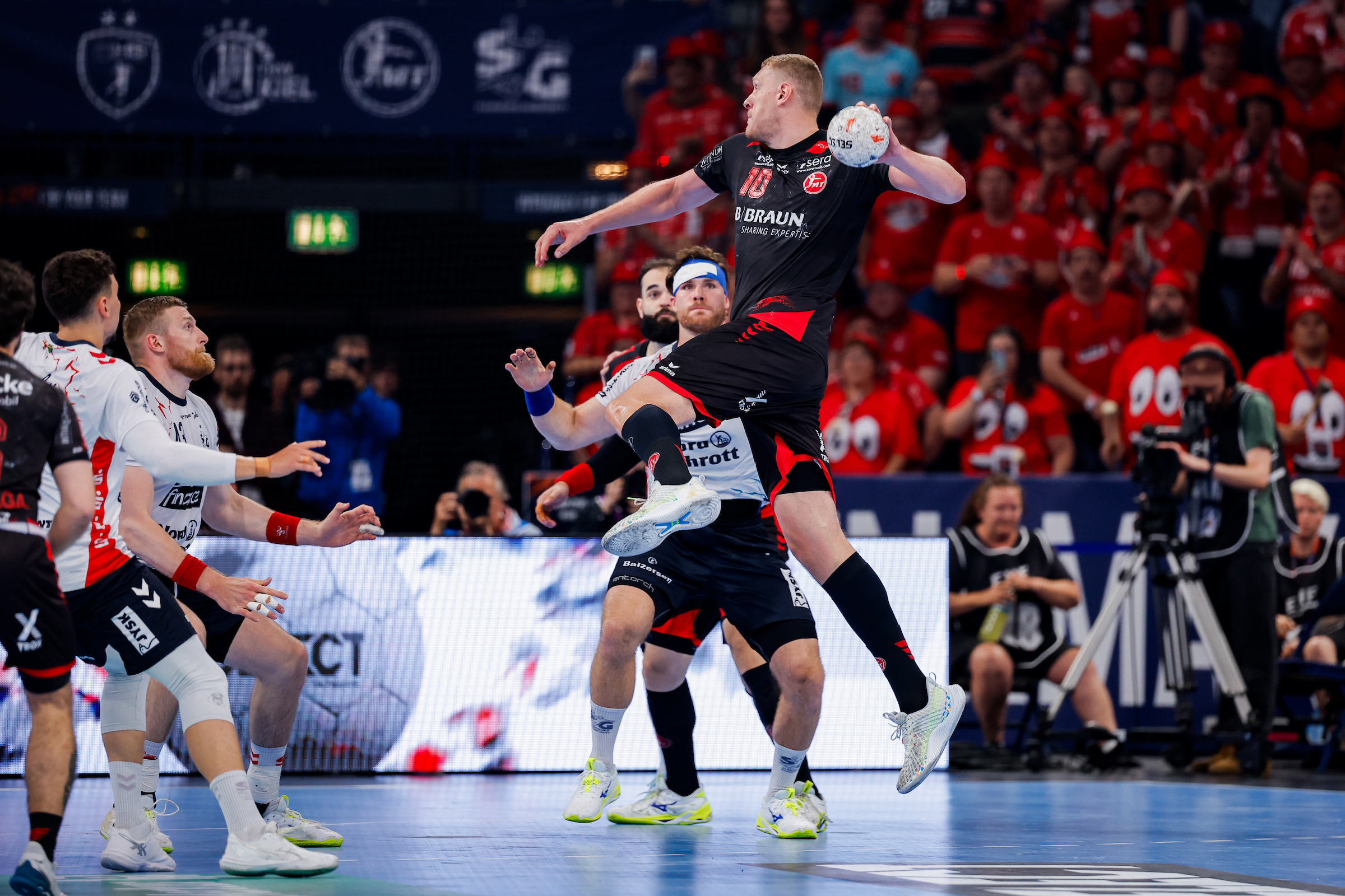 Melsungen stun Flensburg to make their first international final