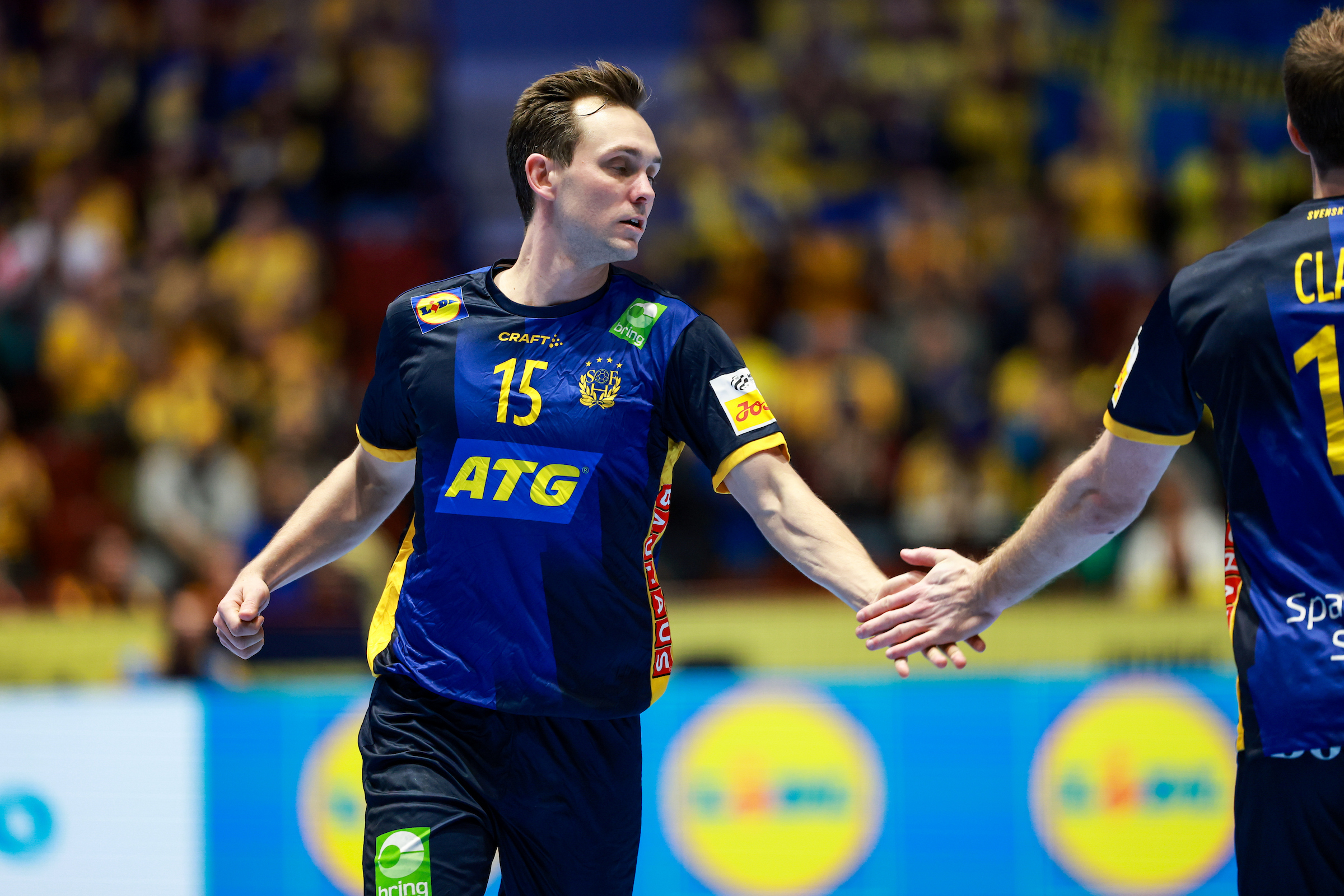 Sweden aim to stay perfect as four teams hunt first main round wins